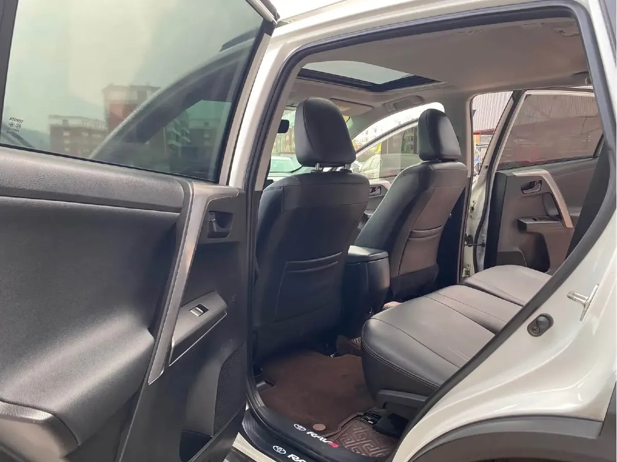 2019 Toyota RAV4 2.0L 151HP L4 CVT,autocango,china used car exporter,china ev exporter,chinese used car exporter,chinese used ev exporter