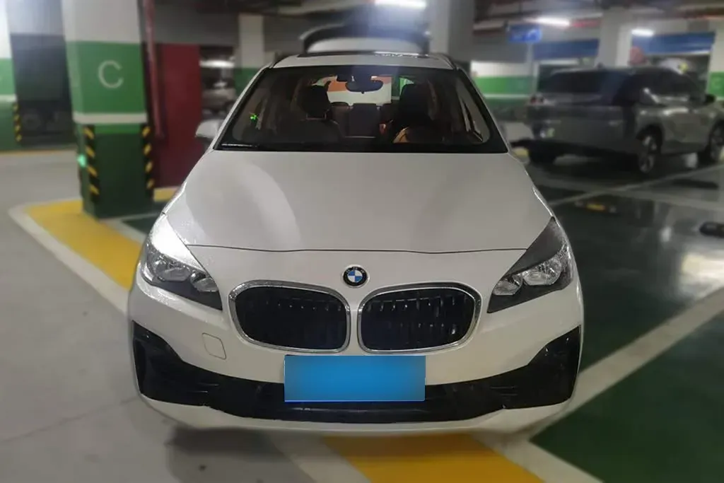 2019 BMW 2 Series SUV 1.5T 140HP L3 7DCT,autocango,china used car exporter,china ev exporter,chinese used car exporter,chinese used ev exporter