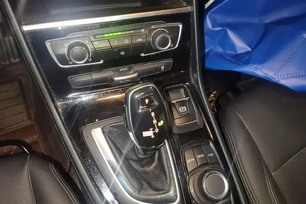 2019 BMW 2 Series SUV 1.5T 140HP L3 7DCT,autocango,china used car exporter,china ev exporter,chinese used car exporter,chinese used ev exporter