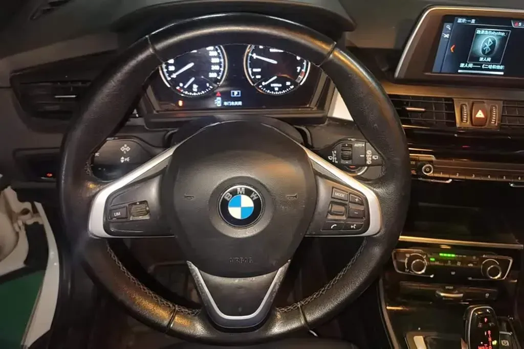 2019 BMW 2 Series SUV 1.5T 140HP L3 7DCT,autocango,china used car exporter,china ev exporter,chinese used car exporter,chinese used ev exporter