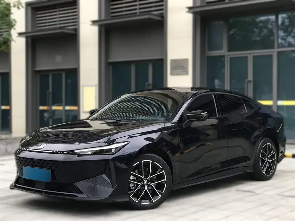 2024 ChangAn UNI-V iDD 1.5L 110HP L4 E-CVT PHEV 18.99KWH