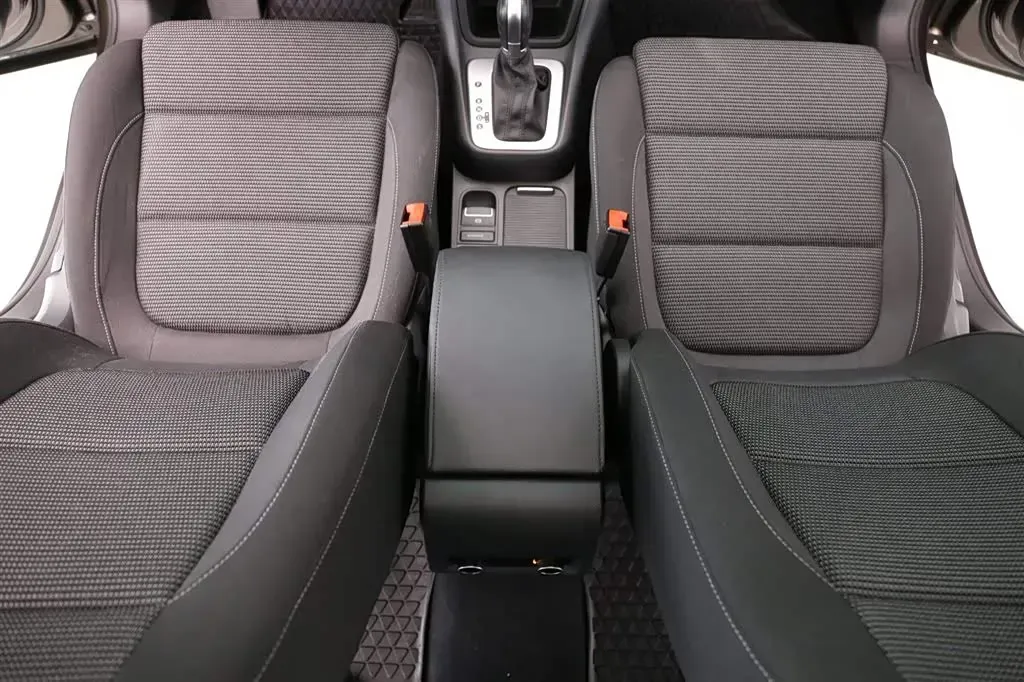 2016 Volkswagen Sharan 2.0T 220HP L4 6DCT,autocango,china used car exporter,china ev exporter,chinese used car exporter,chinese used ev exporter