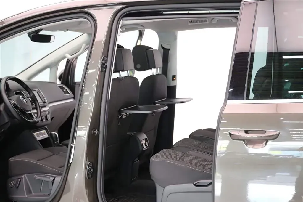 2016 Volkswagen Sharan 2.0T 220HP L4 6DCT,autocango,china used car exporter,china ev exporter,chinese used car exporter,chinese used ev exporter