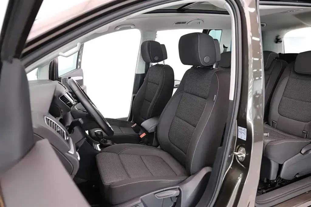 2016 Volkswagen Sharan 2.0T 220HP L4 6DCT,autocango,china used car exporter,china ev exporter,chinese used car exporter,chinese used ev exporter