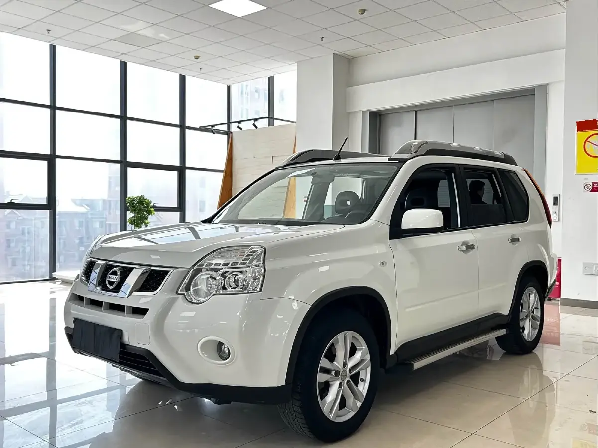 2012 Nissan X-Trail 2.5L 184HP L4 CVT