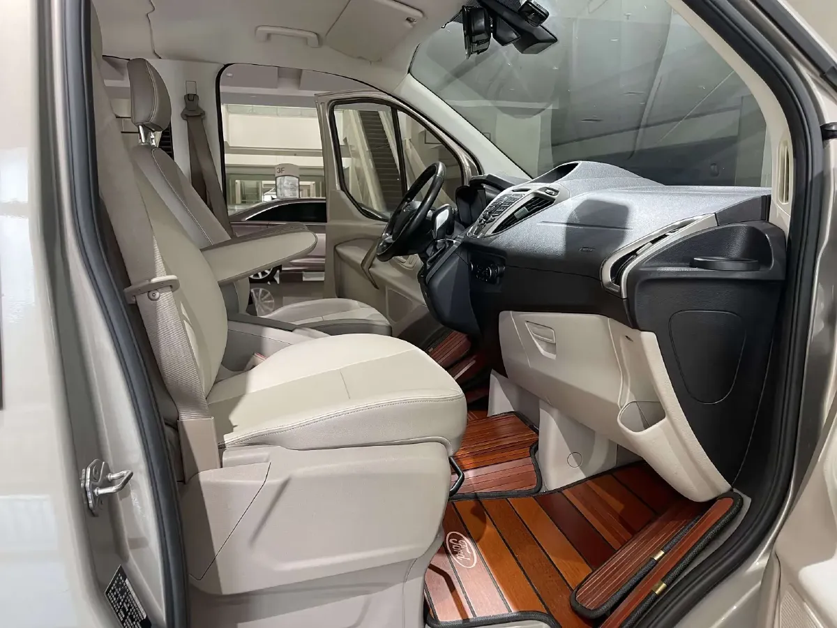 2017 Ford Tourneo 2.0T 203HP L4 6AT,autocango,china used car exporter,china ev exporter,chinese used car exporter,chinese used ev exporter