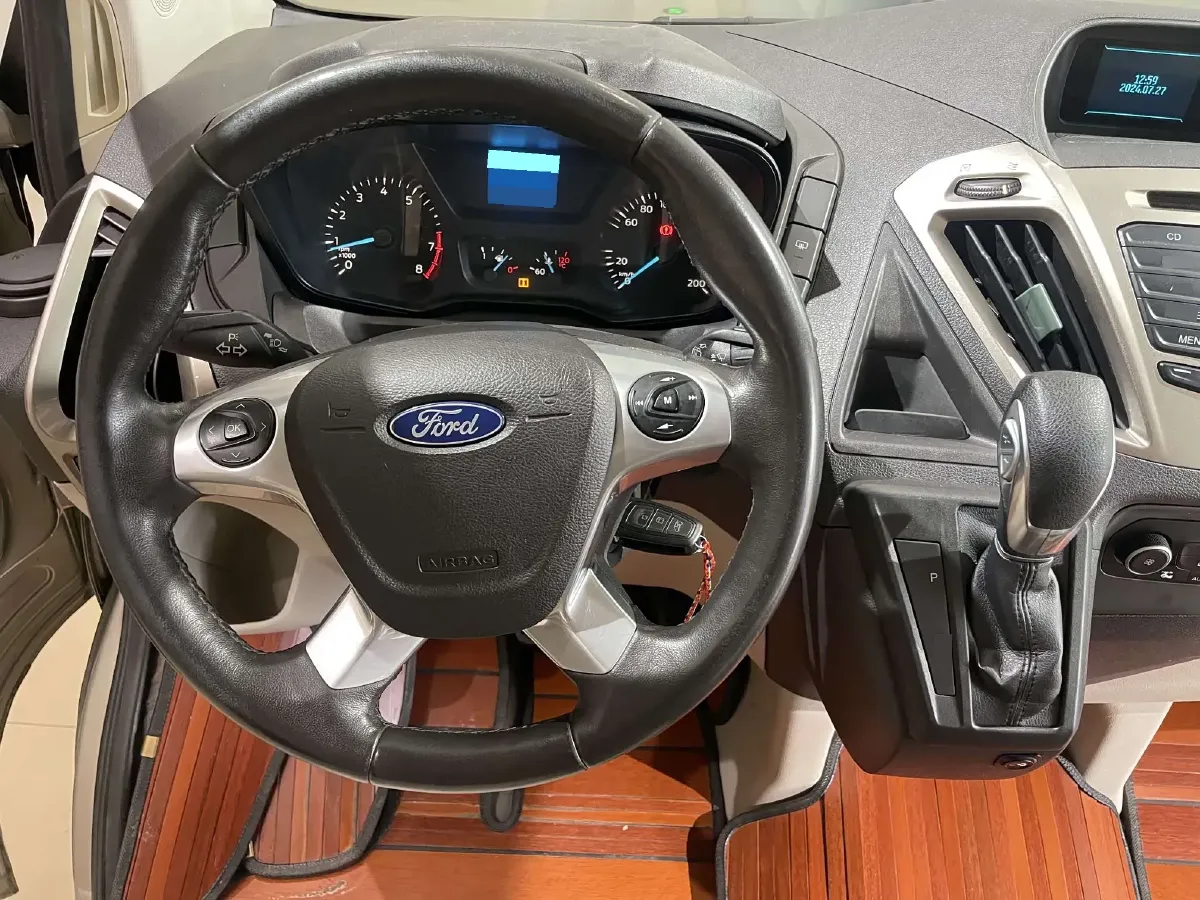 2017 Ford Tourneo 2.0T 203HP L4 6AT,autocango,china used car exporter,china ev exporter,chinese used car exporter,chinese used ev exporter