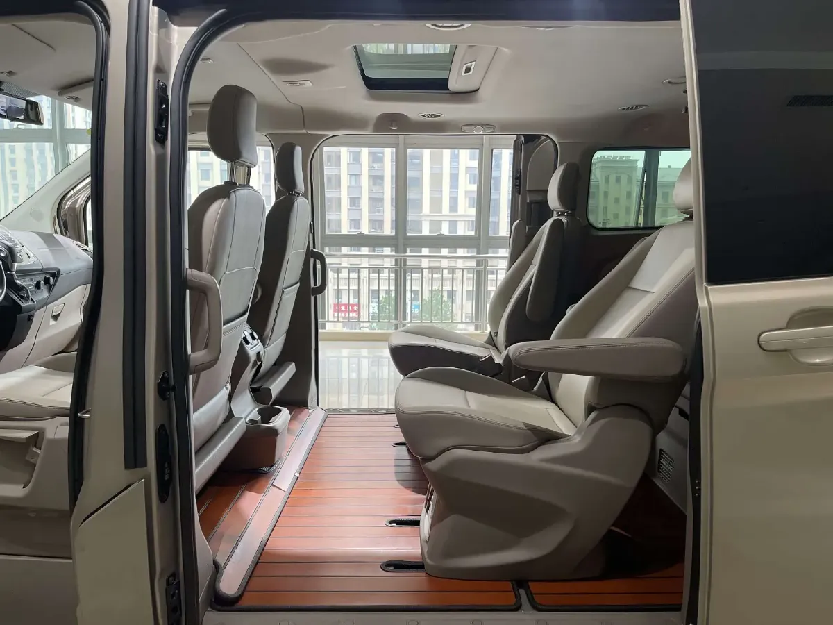 2017 Ford Tourneo 2.0T 203HP L4 6AT,autocango,china used car exporter,china ev exporter,chinese used car exporter,chinese used ev exporter