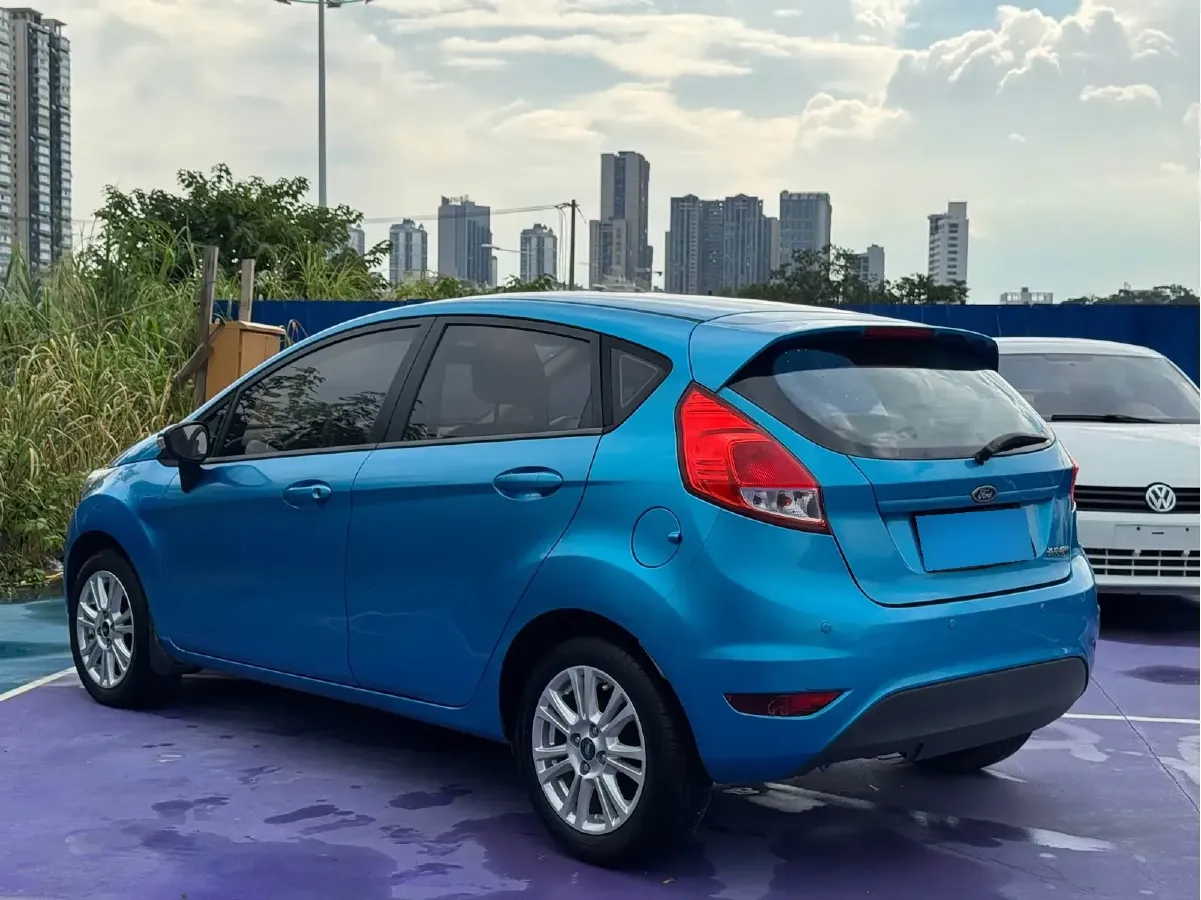 2013 Ford Fiesta 1.5L 110HP L4 6DCT,autocango,china used car exporter,china ev exporter,chinese used car exporter,chinese used ev exporter