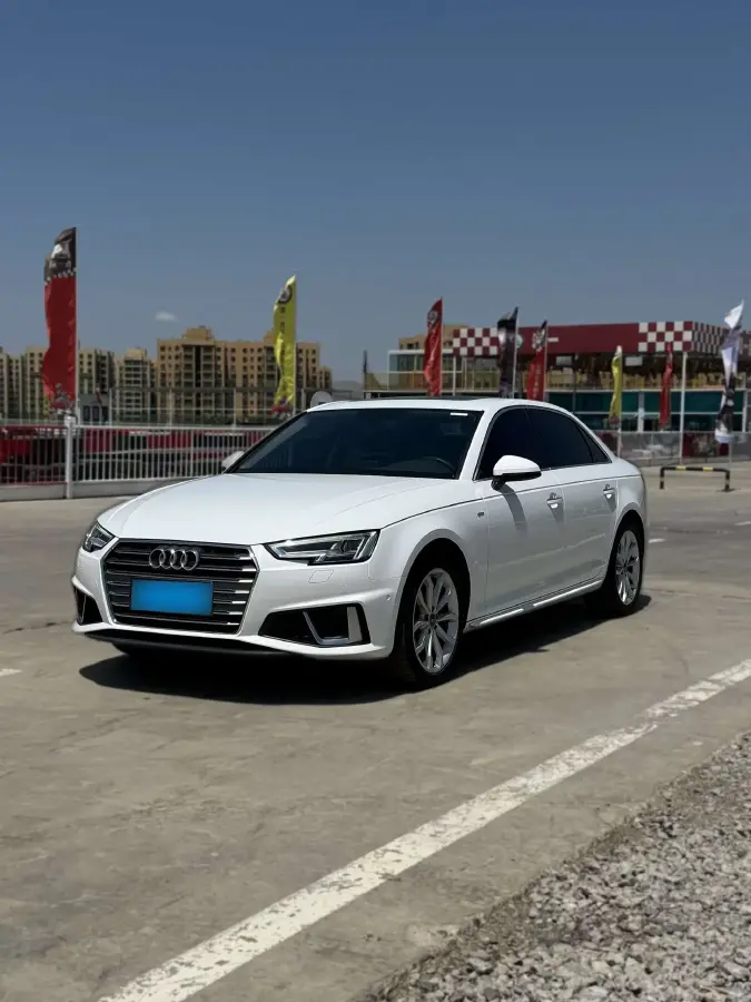 2019 Audi A4L 2.0T 190HP L4 7DCT