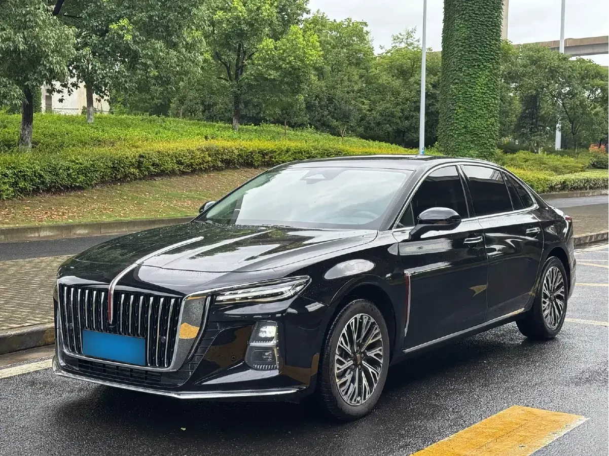 2025 HongQi H5 2.0T 224HP L4 8AT