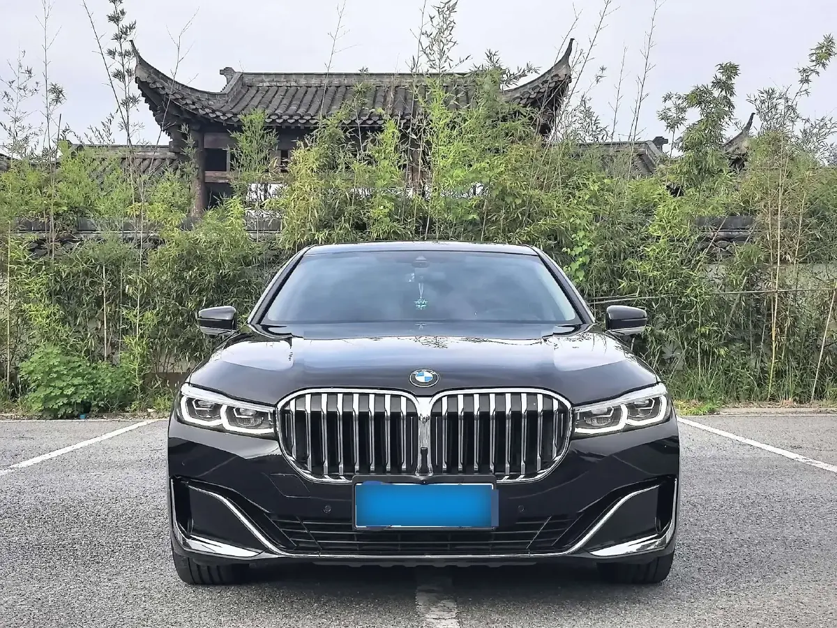 2019 BMW 7 Series 2.0T 265HP L4 8AT