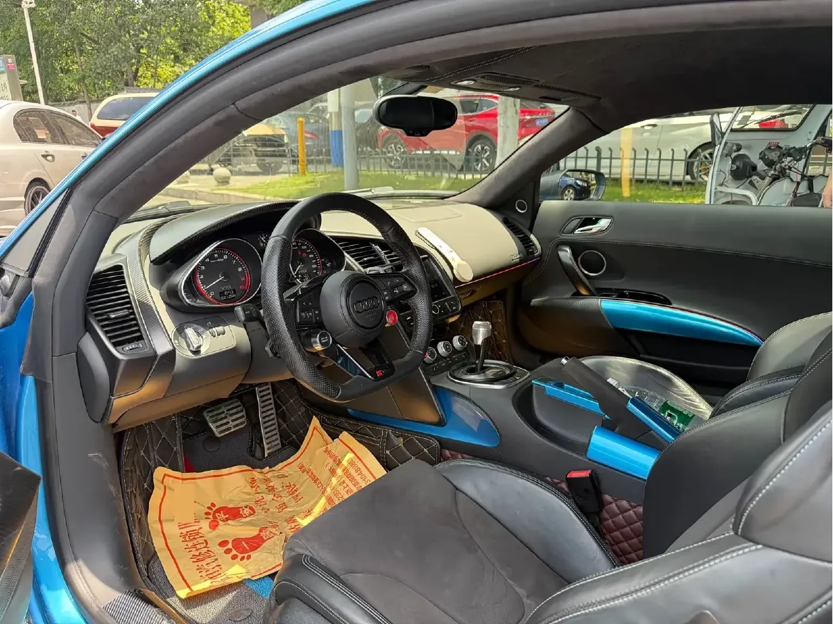 2012 Audi R8 5.2L 525HP V10 6AMT,autocango,china used car exporter,china ev exporter,chinese used car exporter,chinese used ev exporter