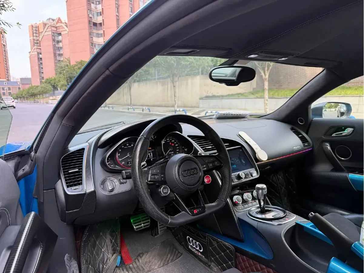 2012 Audi R8 5.2L 525HP V10 6AMT,autocango,china used car exporter,china ev exporter,chinese used car exporter,chinese used ev exporter