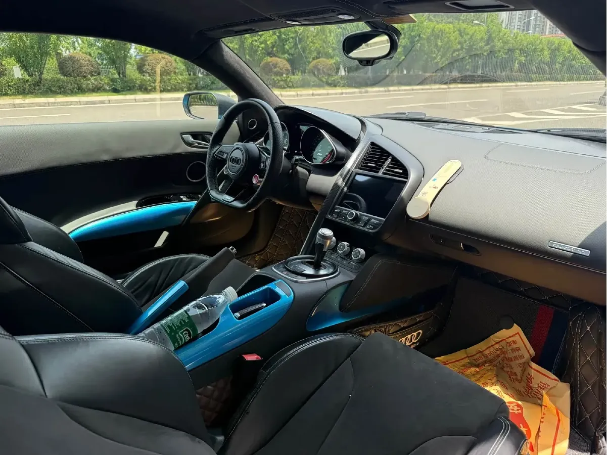 2012 Audi R8 5.2L 525HP V10 6AMT,autocango,china used car exporter,china ev exporter,chinese used car exporter,chinese used ev exporter