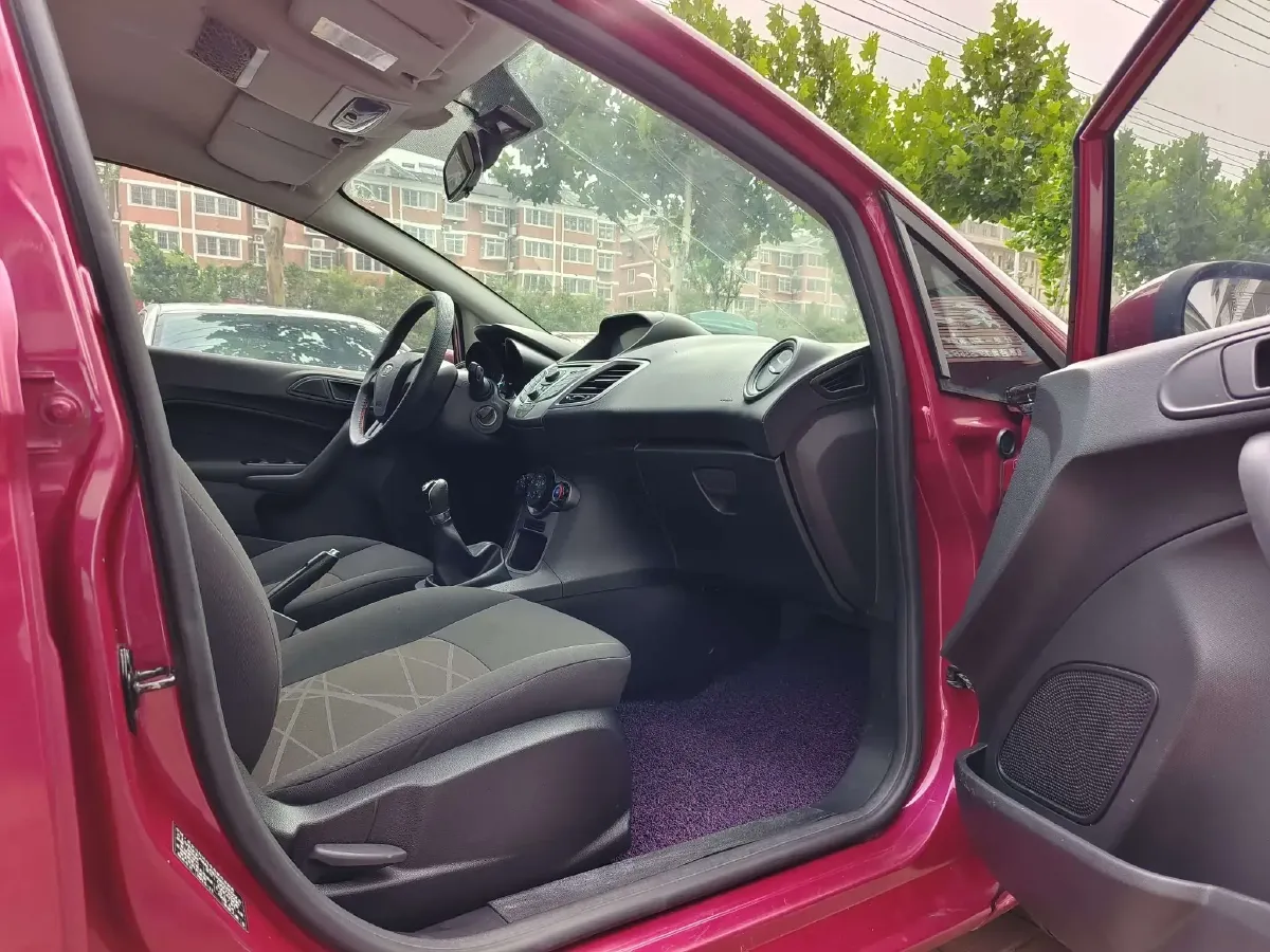 2013 Ford Fiesta 1.5L 110HP L4 5MT,autocango,china used car exporter,china ev exporter,chinese used car exporter,chinese used ev exporter