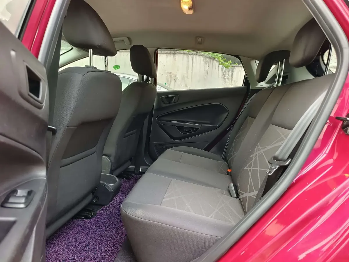 2013 Ford Fiesta 1.5L 110HP L4 5MT,autocango,china used car exporter,china ev exporter,chinese used car exporter,chinese used ev exporter