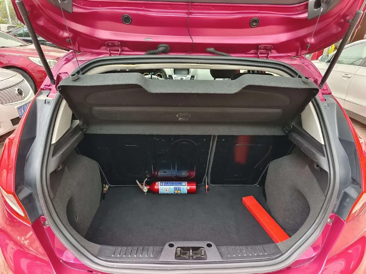 2013 Ford Fiesta 1.5L 110HP L4 5MT,autocango,china used car exporter,china ev exporter,chinese used car exporter,chinese used ev exporter