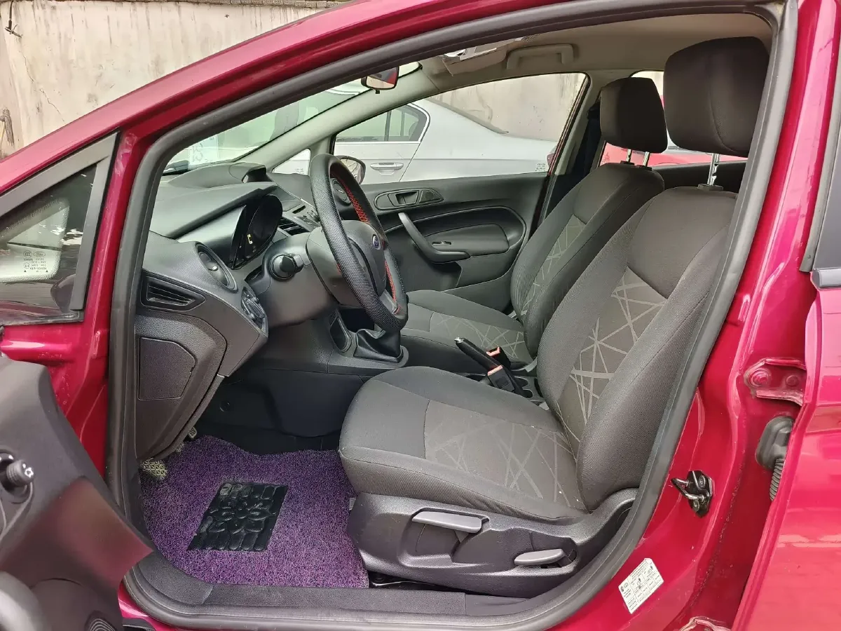 2013 Ford Fiesta 1.5L 110HP L4 5MT,autocango,china used car exporter,china ev exporter,chinese used car exporter,chinese used ev exporter