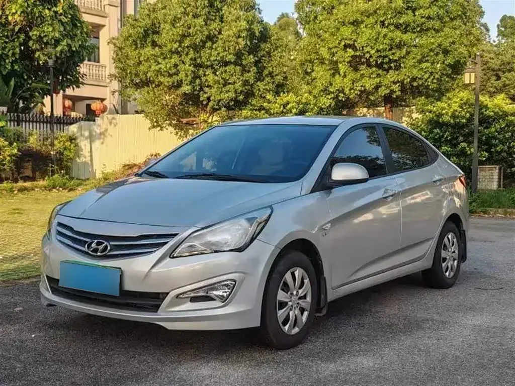2014 Hyundai Reina 1.4L 107HP L4 5MT