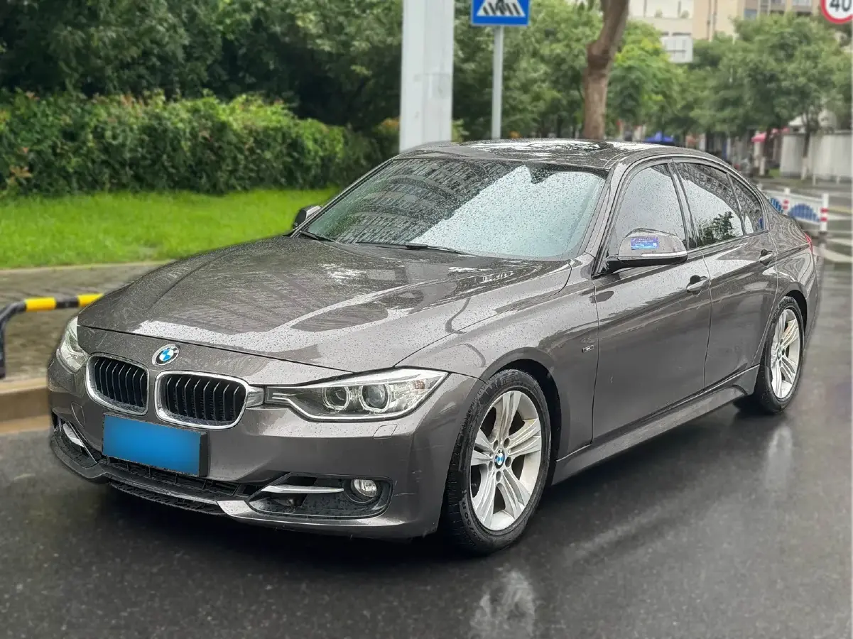 2013 BMW 3 Series 2.0T 184HP L4 8AT