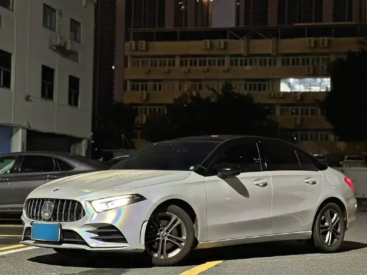 2019 Mercedes-Benz A Class 1.3T 163HP L4 7DCT