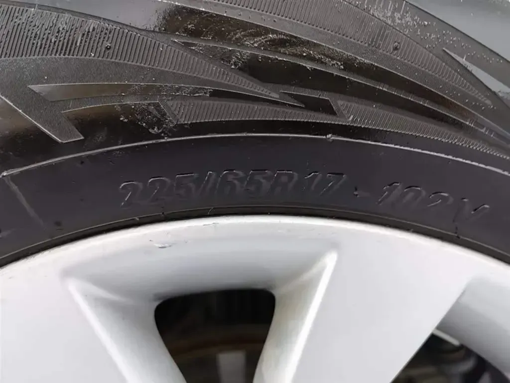 2012 Suzuki Grand Vitara 2.4L 166HP L4 5MT,autocango,china used car exporter,china ev exporter,chinese used car exporter,chinese used ev exporter