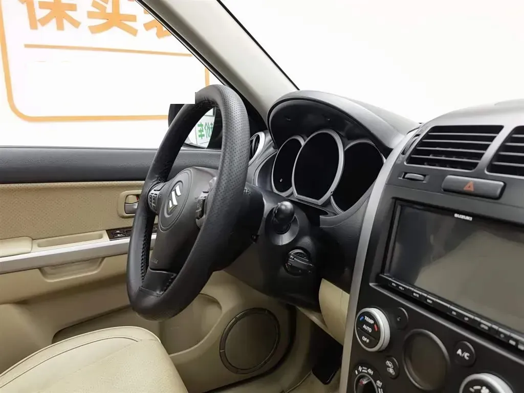 2012 Suzuki Grand Vitara 2.4L 166HP L4 5MT,autocango,china used car exporter,china ev exporter,chinese used car exporter,chinese used ev exporter