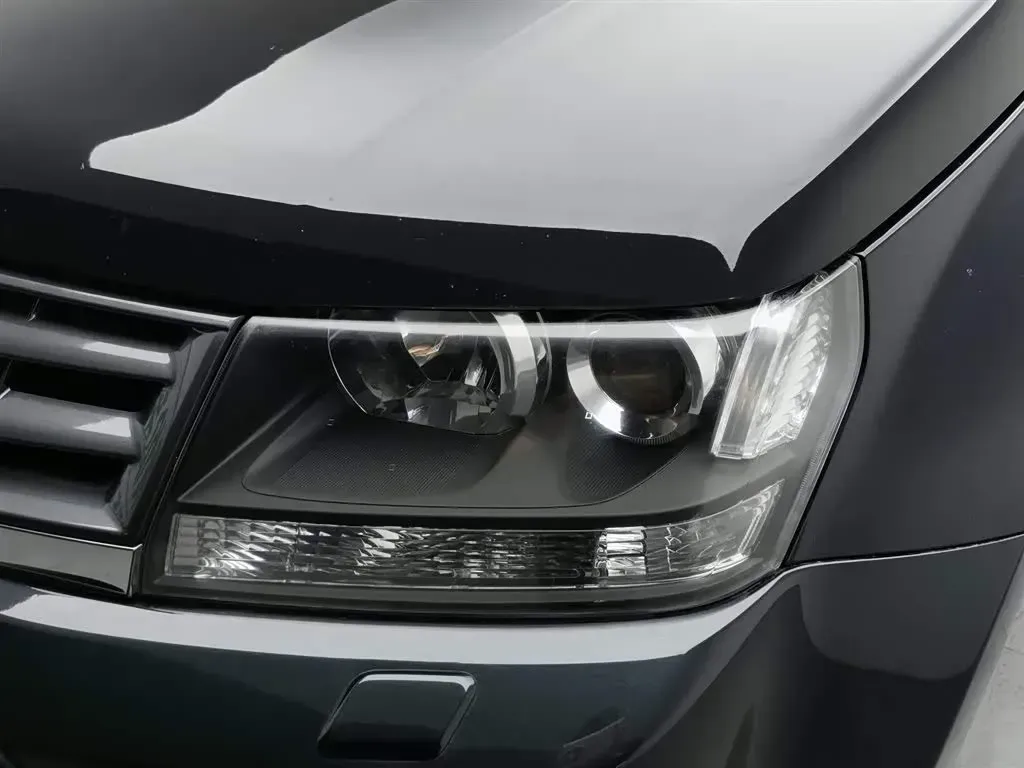 2012 Suzuki Grand Vitara 2.4L 166HP L4 5MT,autocango,china used car exporter,china ev exporter,chinese used car exporter,chinese used ev exporter