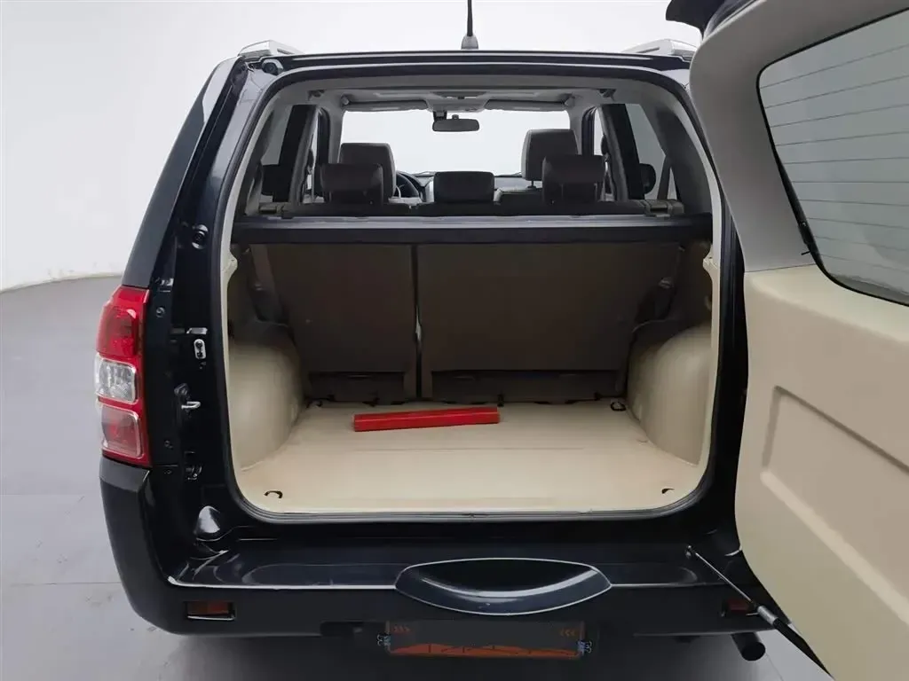 2012 Suzuki Grand Vitara 2.4L 166HP L4 5MT,autocango,china used car exporter,china ev exporter,chinese used car exporter,chinese used ev exporter