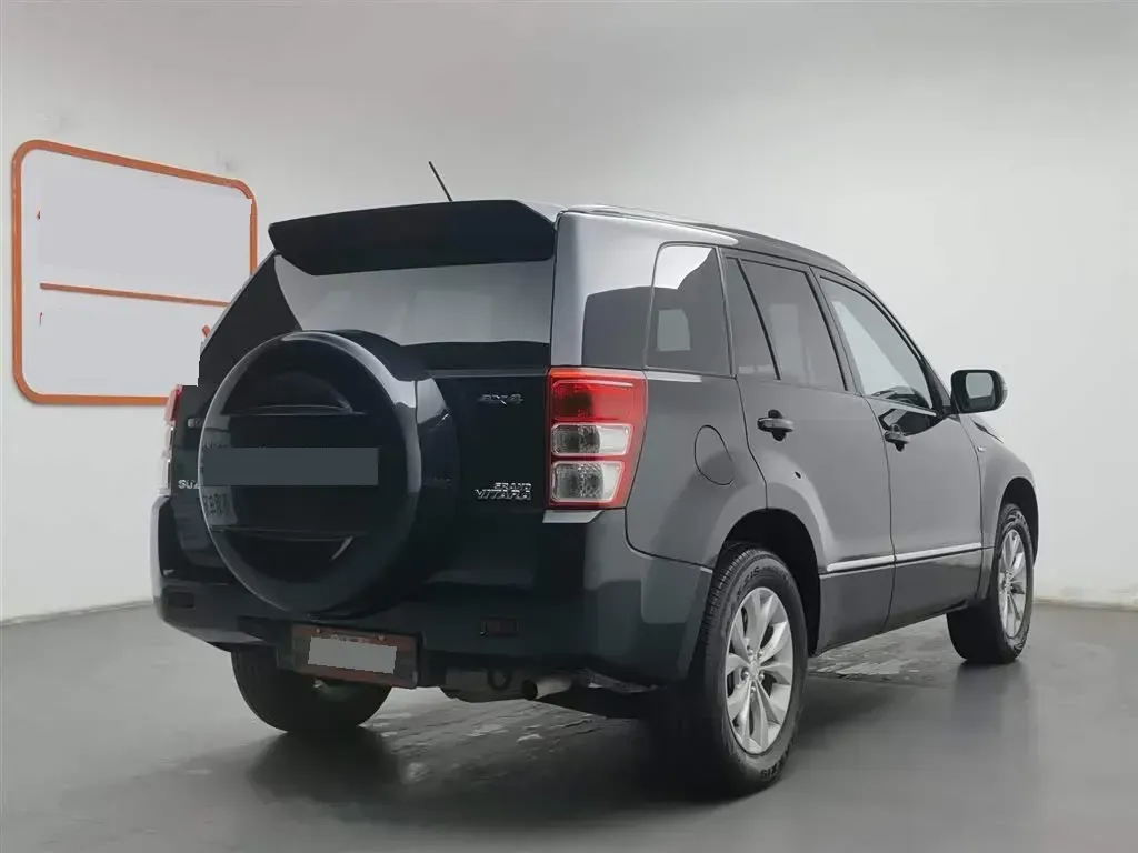 2012 Suzuki Grand Vitara 2.4L 166HP L4 5MT,autocango,china used car exporter,china ev exporter,chinese used car exporter,chinese used ev exporter