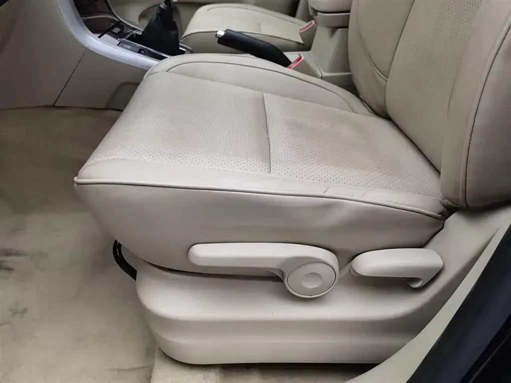 2012 Suzuki Grand Vitara 2.4L 166HP L4 5MT,autocango,china used car exporter,china ev exporter,chinese used car exporter,chinese used ev exporter