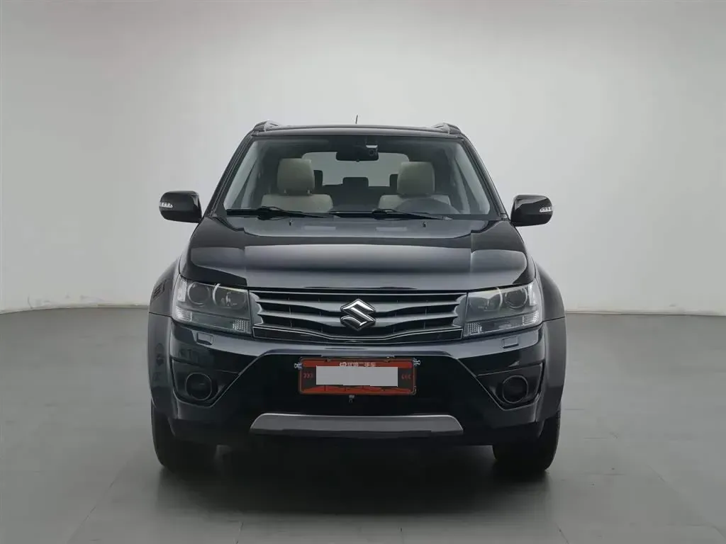 2012 Suzuki Grand Vitara 2.4L 166HP L4 5MT,autocango,china used car exporter,china ev exporter,chinese used car exporter,chinese used ev exporter
