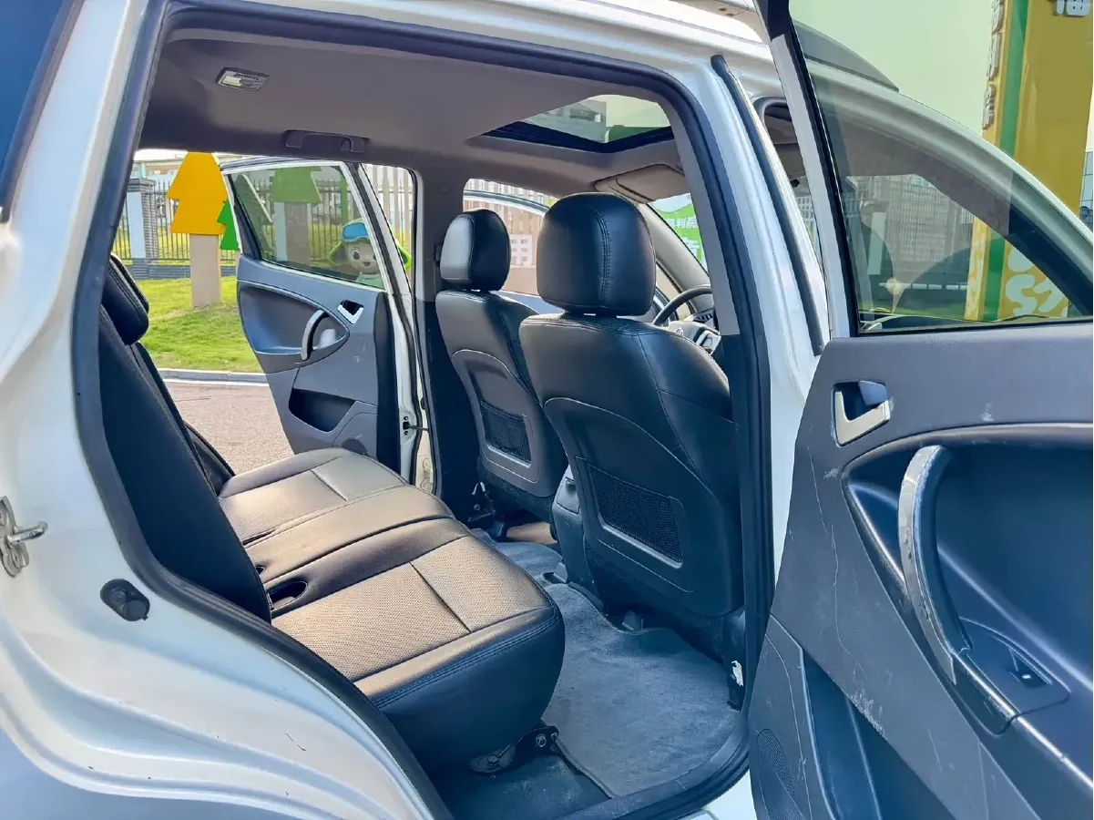 2013 Geely GX7 2.0L 141HP L4 6AT,autocango,china used car exporter,china ev exporter,chinese used car exporter,chinese used ev exporter