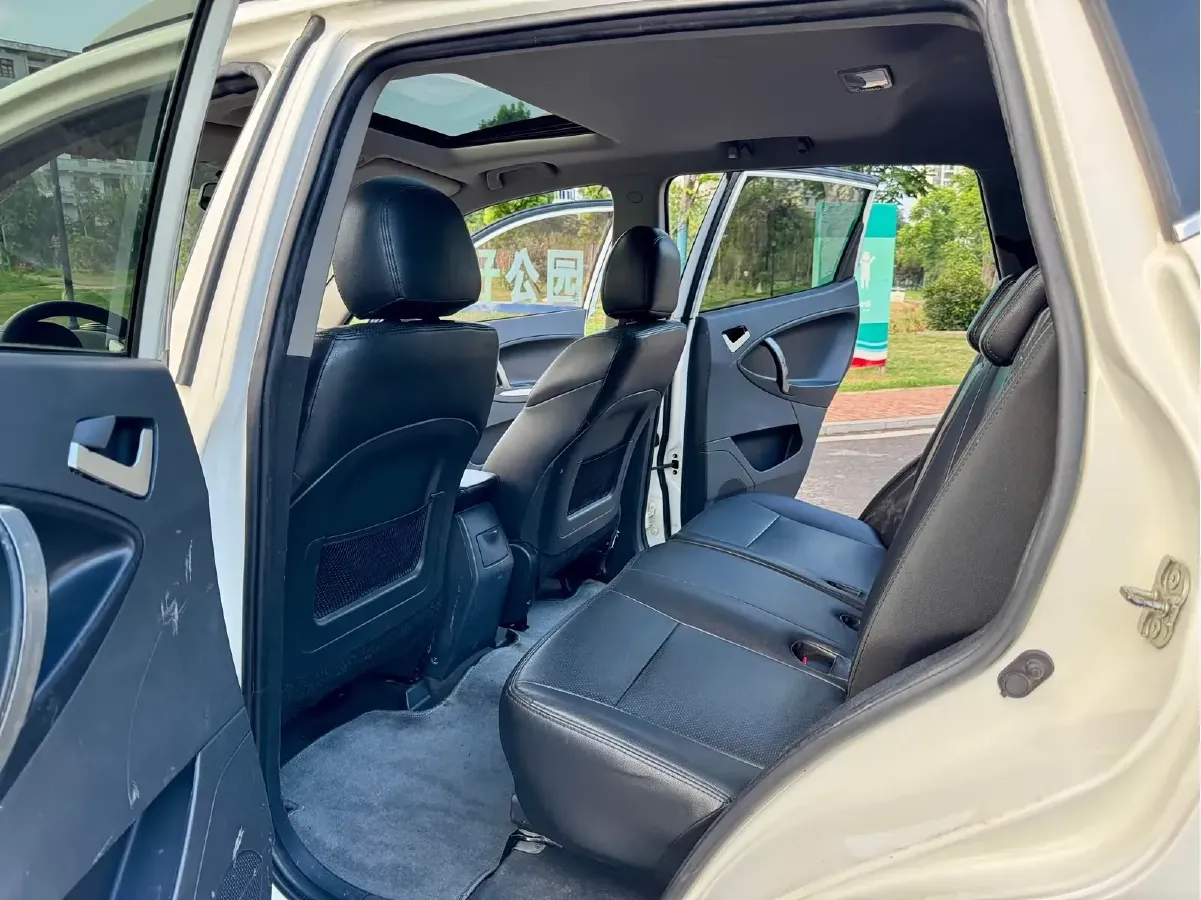 2013 Geely GX7 2.0L 141HP L4 6AT,autocango,china used car exporter,china ev exporter,chinese used car exporter,chinese used ev exporter