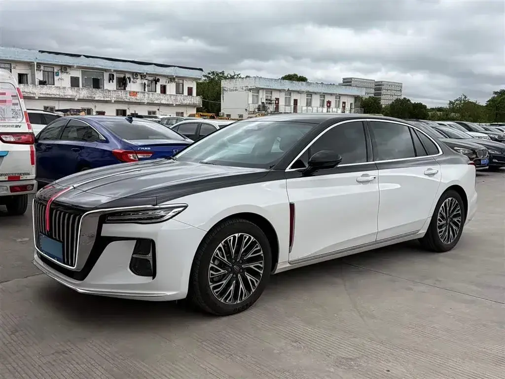 2024 HongQi H5 2.0T 224HP L4 8AT