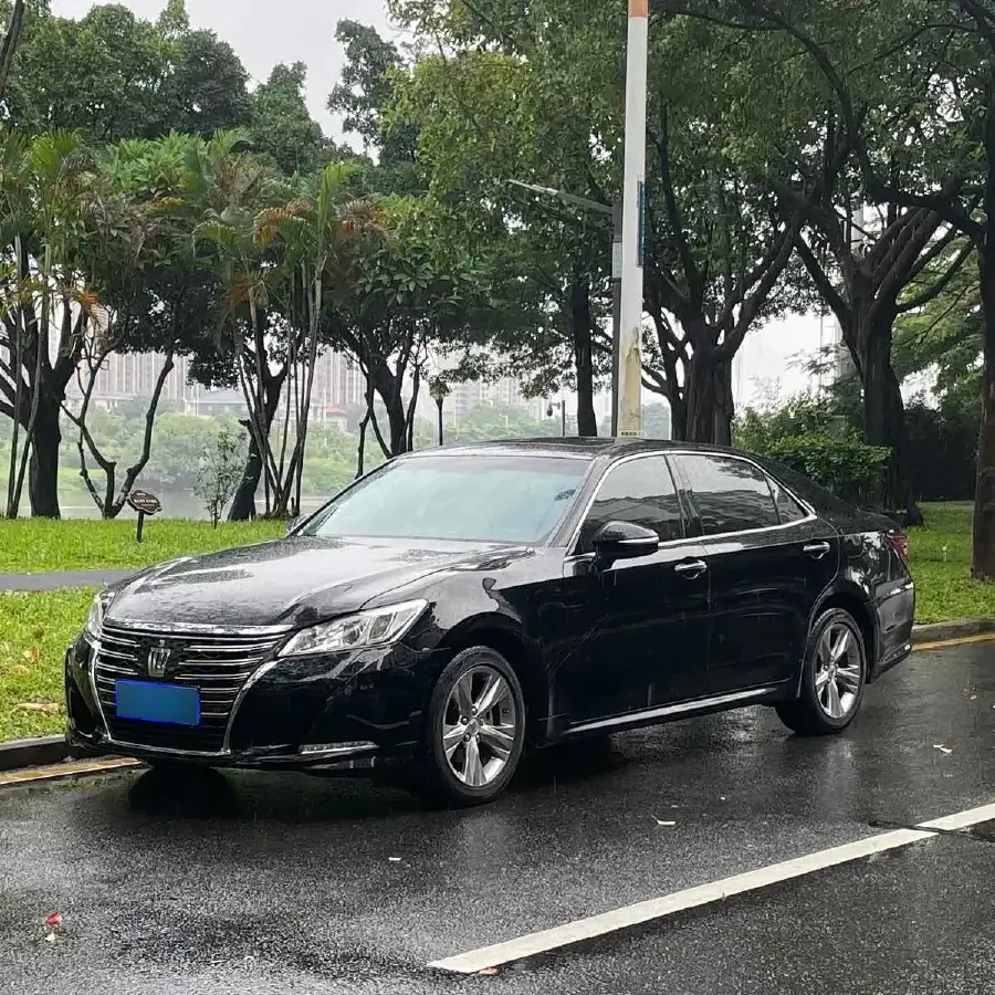 2015 Toyota Crown 2.0T 235HP L4 8AT