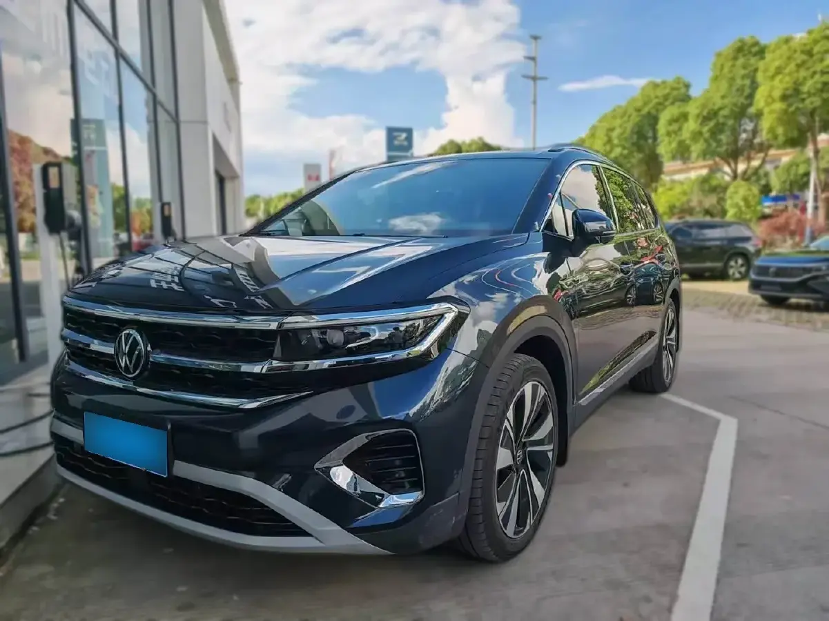 2023 Volkswagen Talagon 2.0T 220HP L4 7DCT