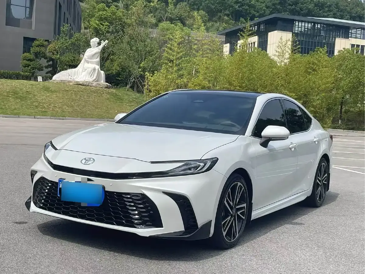 2024 Toyota Camry 2.0L 173HP L4 CVT