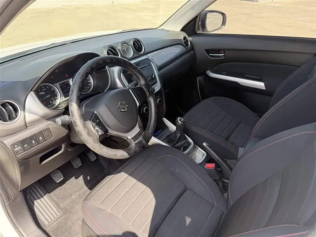 2016 Suzuki Vitara 1.6L 122HP L4 5MT,autocango,china used car exporter,china ev exporter,chinese used car exporter,chinese used ev exporter