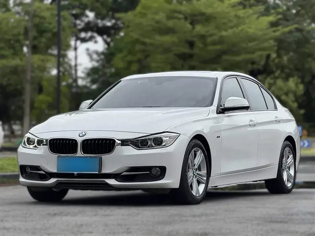 2014 BMW 3 Series 2.0T 184HP L4 8AT