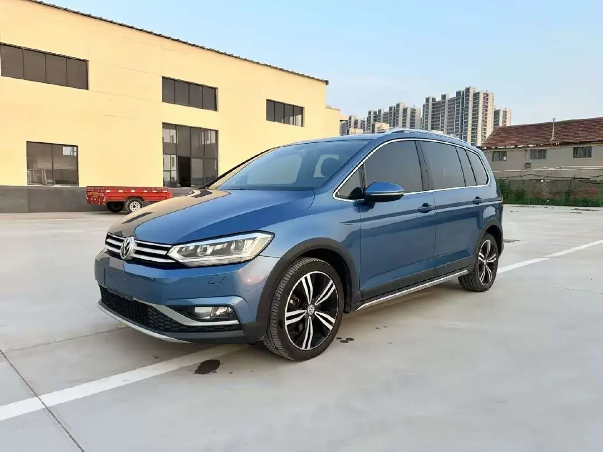 2018 Volkswagen Touran 1.4T 150HP L4 7DCT