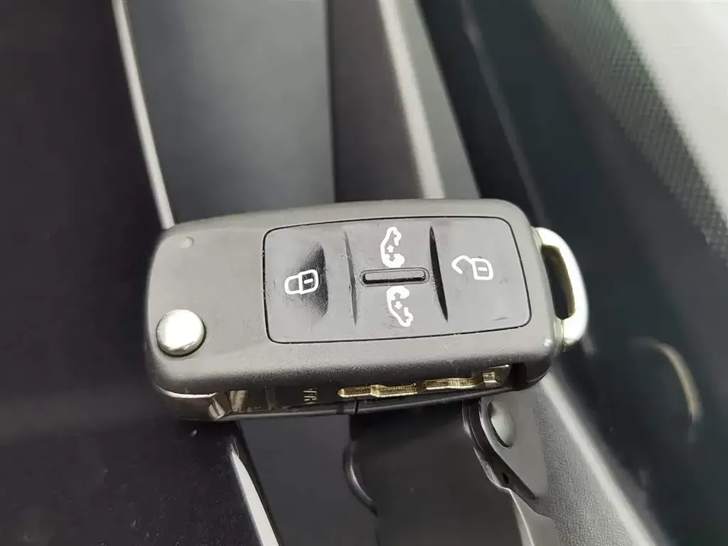 2017 Volkswagen Multivan 2.0T 204HP L4 7DCT,autocango,china used car exporter,china ev exporter,chinese used car exporter,chinese used ev exporter