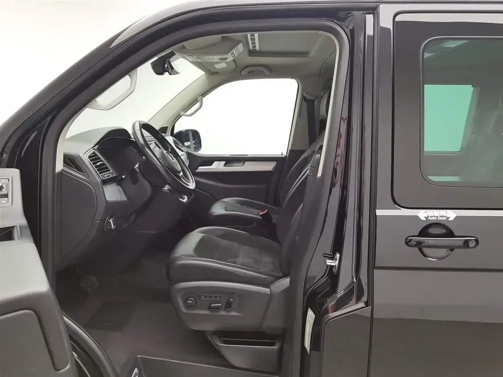2017 Volkswagen Multivan 2.0T 204HP L4 7DCT,autocango,china used car exporter,china ev exporter,chinese used car exporter,chinese used ev exporter