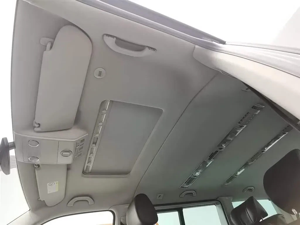 2017 Volkswagen Multivan 2.0T 204HP L4 7DCT,autocango,china used car exporter,china ev exporter,chinese used car exporter,chinese used ev exporter