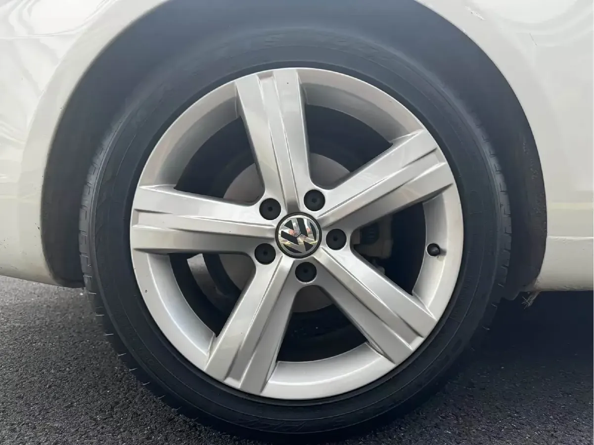 2011 Volkswagen Eos 2.0T 211HP L4 6DCT,autocango,china used car exporter,china ev exporter,chinese used car exporter,chinese used ev exporter