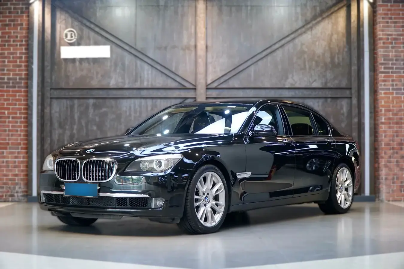 2012 BMW 7 Series 6.0T 544HP V12 8AT