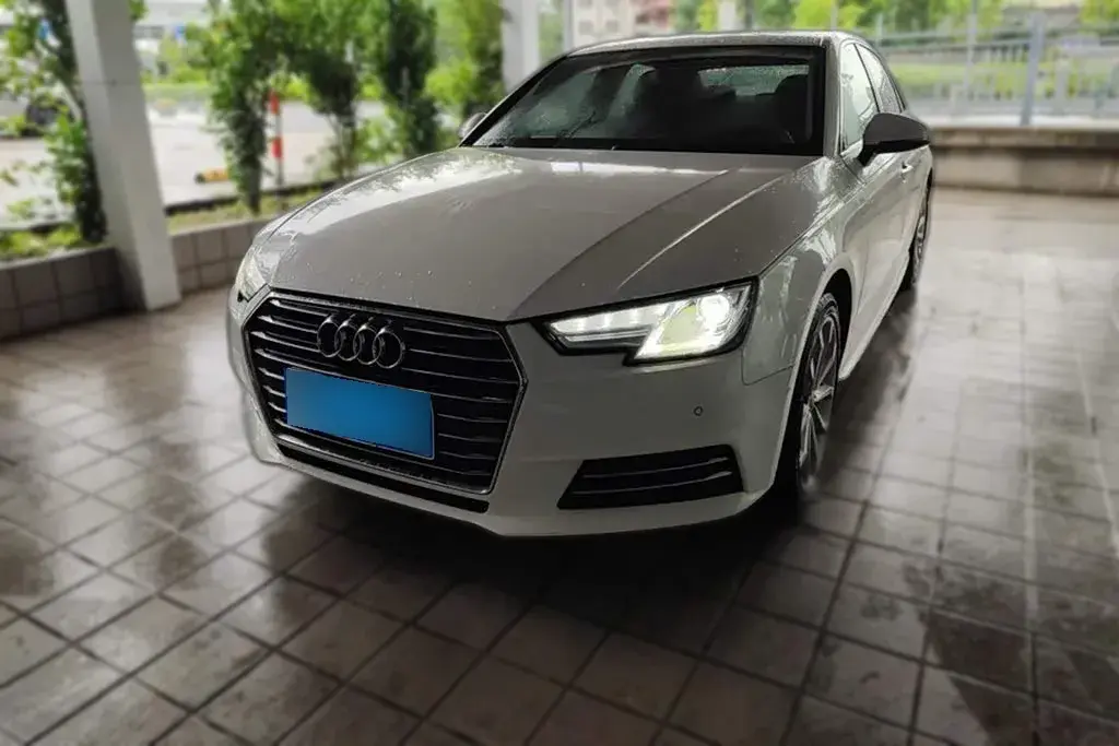 2018 Audi A4L 2.0T 190HP L4 7DCT