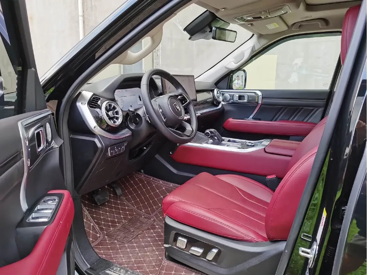 2024 Tank 400 2.0T 252HP L4 9AT PHEV 36.7/37.1KWH,autocango,china used car exporter,china ev exporter,chinese used car exporter,chinese used ev exporter