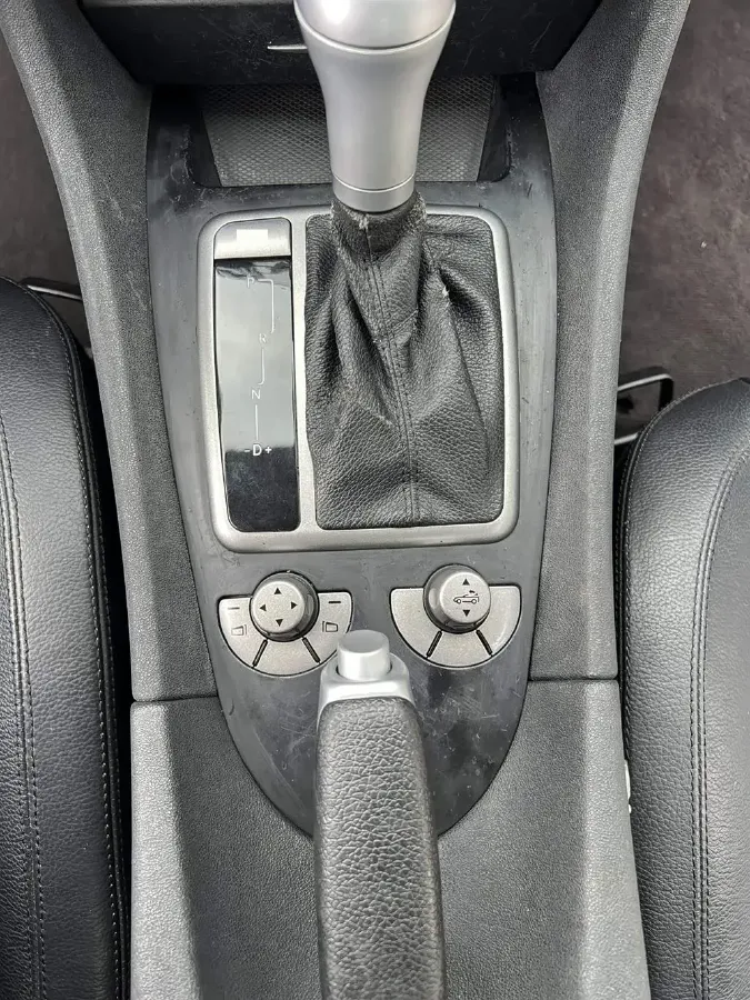 2004 Mercedes-Benz SLK Class 1.8T 184HP L4 5AT,autocango,china used car exporter,china ev exporter,chinese used car exporter,chinese used ev exporter